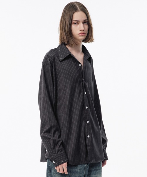 Camphor wood(カンファーウッド)の「EYELET REGULAR COLLAR STRIPE L/S SHIRT / アイレットレギュラーストライプシャツ(シャツ/ブラウス・メンズ・チャコール/ダークネイビー・SMALL/MEDIUM/LARGE)」の1枚目の写真