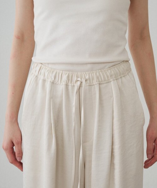 LOUNGEDRESS（ラウンジドレス）の「サテンワイドイージーパンツ（その他パンツ・レディース・ブラック/アイボリー・MEDIUM/SMALL）」の14枚目の写真
