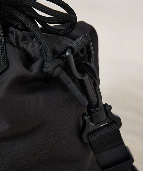 TAION(タイオン)の「【TAION/タイオン】NON DOWN MOUNTAIN BUCKET BAG/ノンダウン マウンテン バケットバッグ/ユニセックス 【WEB限定】(ボディバッグ/ウエストポーチ・メンズ・ライトブラウン/ブラック/ネイビー/カーキ・フリー)」の16枚目の写真