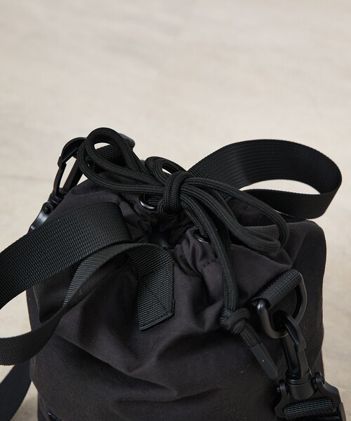 TAION(タイオン)の「【TAION/タイオン】NON DOWN MOUNTAIN BUCKET BAG/ノンダウン マウンテン バケットバッグ/ユニセックス 【WEB限定】(ボディバッグ/ウエストポーチ・メンズ・ライトブラウン/ブラック/ネイビー/カーキ・フリー)」の18枚目の写真