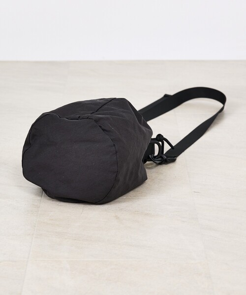 TAION(タイオン)の「【TAION/タイオン】NON DOWN MOUNTAIN BUCKET BAG/ノンダウン マウンテン バケットバッグ/ユニセックス 【WEB限定】(ボディバッグ/ウエストポーチ・メンズ・ライトブラウン/ブラック/ネイビー/カーキ・フリー)」の20枚目の写真