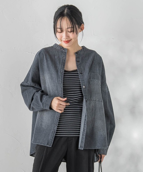 Droite lautreamont(ドロワットロートレアモン)の「バンドカラーデニムシャツ≪洗濯機で洗える≫(シャツ/ブラウス・レディース・ブルー/ライトグレー・M)」の2枚目の写真