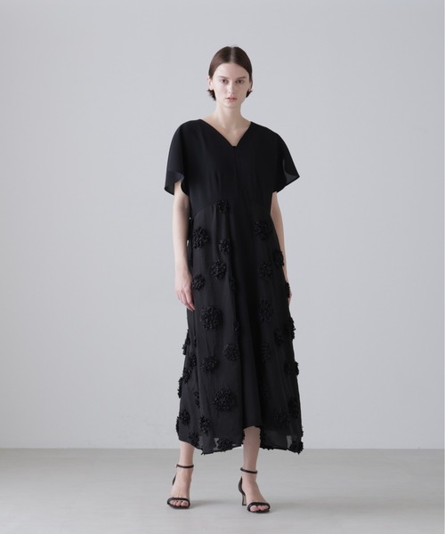 ADORE(アドーア)の「◆ドットフラワーエンブロイダリーワンピース(ワンピース・レディース・ブラック・38)」の1枚目の写真