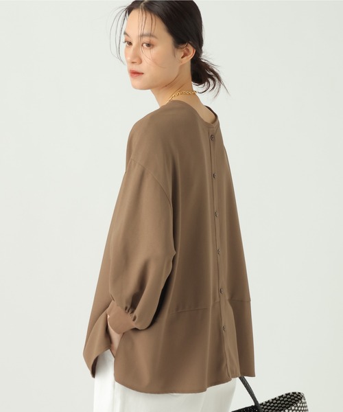 Elura（エルーラ）の「【UVカット・防シワ機能付き】サラサラリラクシー7分ブラウス/656784（シャツ/ブラウス・レディース・ブラック/ダークブラウン/オフホワイト/モカ・FREE）」の4枚目の写真