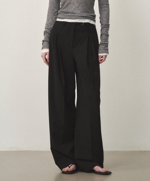 OSTKAKA(オストカーカ)の「ウールベルト付きワイドスラックスブラック(スラックス・レディース・その他・SMALL/MEDIUM/LARGE)」の1枚目の写真