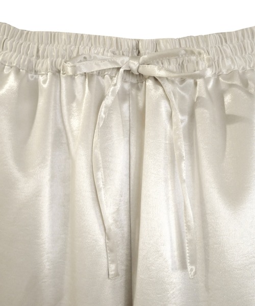 My shawty(マイシャウティー)の「satin easy wide pants(スラックス・レディース・ブラック/アイボリー・FREE)」の6枚目の写真