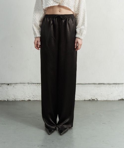My shawty(マイシャウティー)の「satin easy wide pants(スラックス・レディース・ブラック/アイボリー・FREE)」の11枚目の写真
