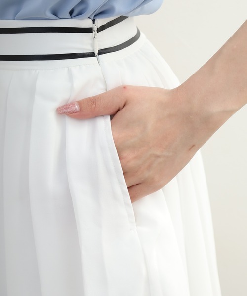 CECIL McBEE(セシルマクビー)の「Pleats Skirt プリーツ スカート(スカート・レディース・ブラック/ホワイト・M/S)」の4枚目の写真