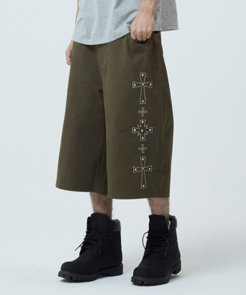 MAHAGRID(マハグリッド)の「『mahagrid/マハグリッド』CROSS STUD TWILL SHORTS/クロススタッズ ツイルショーツ(その他パンツ・レディース・カーキ/ブラック・M)」の2枚目の写真