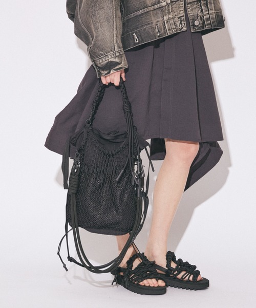 beautiful people(ビューティフルピープル)の「over engineering puff tote(トートバッグ・レディース・ブラック・FREE)」の2枚目の写真