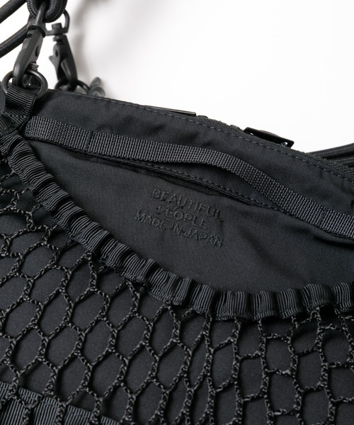 beautiful people(ビューティフルピープル)の「over engineering puff tote(トートバッグ・レディース・ブラック・FREE)」の6枚目の写真