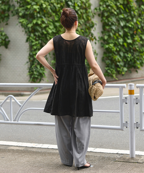 B.C STOCK(ベーセーストック)の「手洗い可 / カットジャガードノースリーブブラウス(シャツ/ブラウス・レディース・ホワイト/ブラック・FREE)」の5枚目の写真