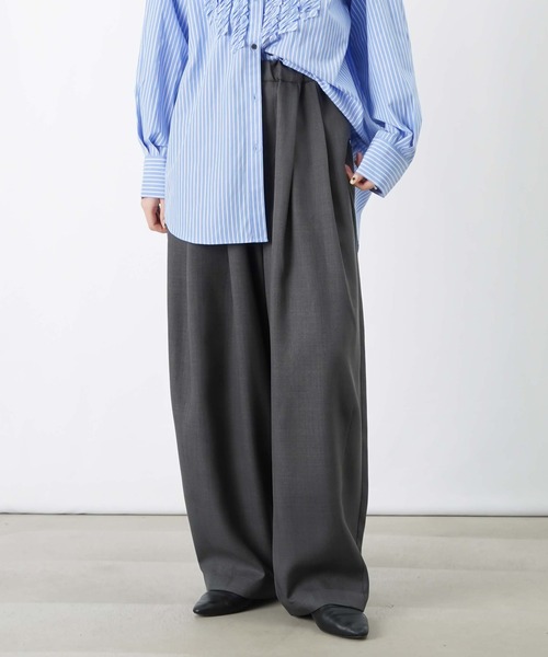 LUCA/LADY LUCK LUCA（ルカ/レディラックルカ）の「LC/LLL コクーンボリュームパンツ（その他パンツ・レディース・チャコールグレー/ベージュ・FREE）」の2枚目の写真