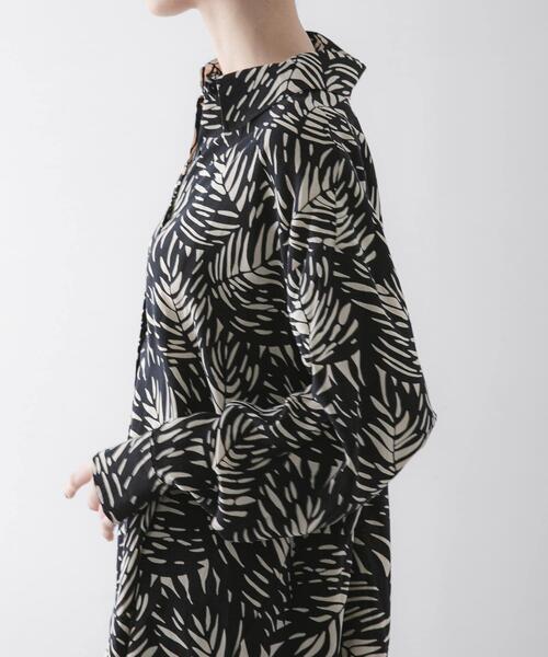 URBAN RESEARCH（アーバンリサーチ）の「『一部別注カラー』LUSANA　SUN SHIRTS（シャツ/ブラウス・レディース・ブラック系その他/ブルー系その他・X-SMALL）」の3枚目の写真