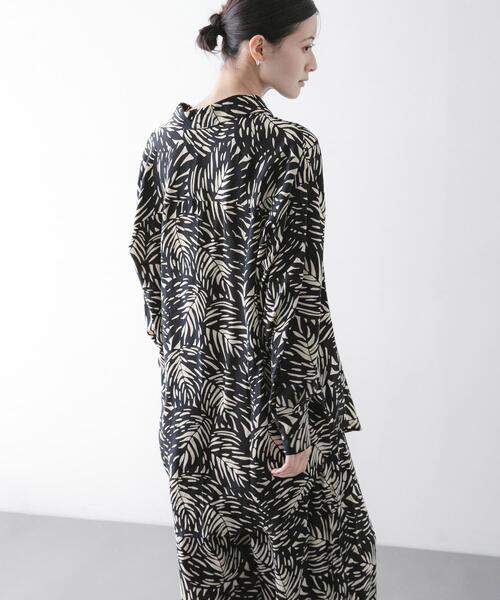 URBAN RESEARCH（アーバンリサーチ）の「『一部別注カラー』LUSANA　SUN SHIRTS（シャツ/ブラウス・レディース・ブラック系その他/ブルー系その他・X-SMALL）」の5枚目の写真