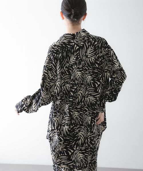 URBAN RESEARCH（アーバンリサーチ）の「『一部別注カラー』LUSANA　SUN SHIRTS（シャツ/ブラウス・レディース・ブラック系その他/ブルー系その他・X-SMALL）」の6枚目の写真