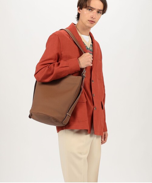 TOMORROWLAND （トゥモローランド）の「【別注】Charles et Charlus Christine シュリンクレザー ショルダーバッグ（ショルダーバッグ・メンズ・ブラック/ブラウン・FREE）」の3枚目の写真