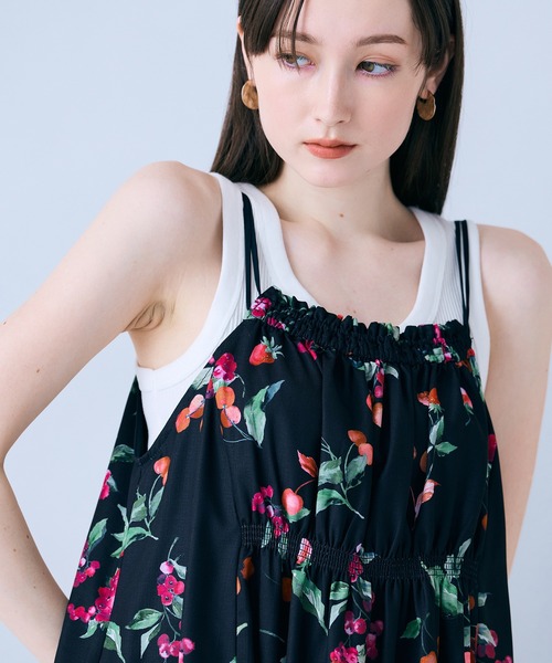 Audie a Muses(オーディアミューズ)の「チェリープリントキャミソールドレス(ワンピース・レディース・オフホワイト/ブラック・38/42)」の7枚目の写真