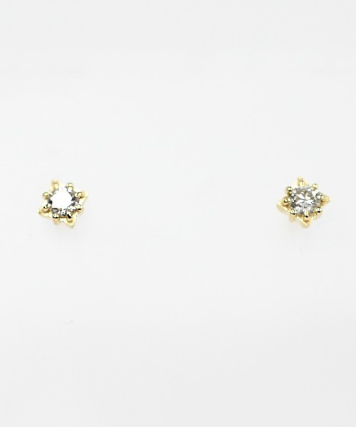 sowi(ソーイ)の「K10YG ダイヤモンド四芒星ピアス(ピアス(両耳用)・レディース・ゴールド・フリ-)」の1枚目の写真