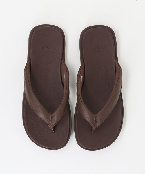 UGG(アグ)の「<UGG>シーサイド 2 フリップ サンダル(サンダル・メンズ・ダークブラウン/ブラック・8/10/9)」の6枚目の写真
