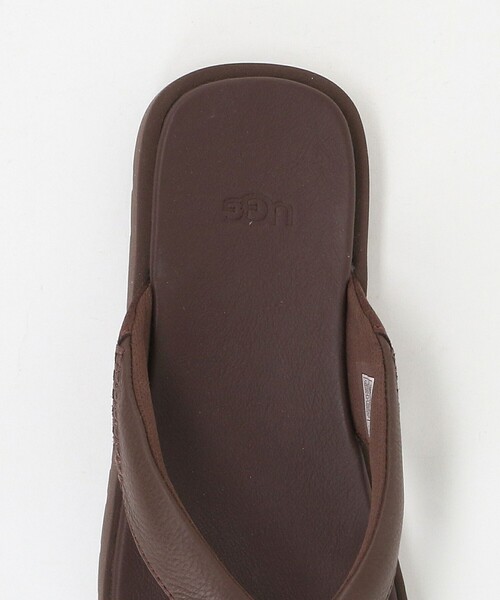 UGG(アグ)の「<UGG>シーサイド 2 フリップ サンダル(サンダル・メンズ・ダークブラウン/ブラック・8/10/9)」の10枚目の写真