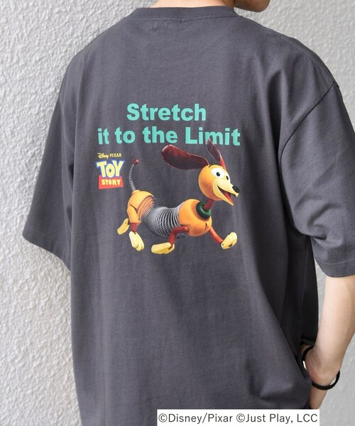 Disney(ディズニー)の「SHIPS any:〈洗濯機可能〉TOYSTORY/トイ・ストーリー/ メッセージ プリント ロゴ Tシャツ(Tシャツ/カットソー・メンズ・ホワイト/ホワイト系その他/ダークグレー・MEDIUM/LARGE/X-LARGE)」の3枚目の写真