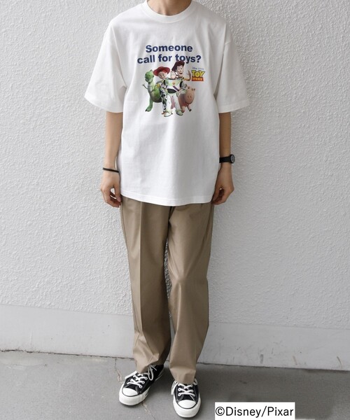 Disney(ディズニー)の「SHIPS any:〈洗濯機可能〉TOYSTORY/トイ・ストーリー/ メッセージ プリント ロゴ Tシャツ(Tシャツ/カットソー・メンズ・ホワイト/ホワイト系その他/ダークグレー・MEDIUM/LARGE/X-LARGE)」の4枚目の写真