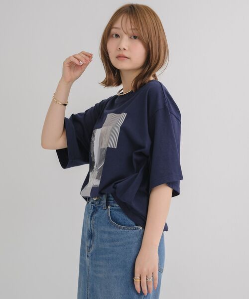RETRO GIRL（レトロガール）の「箔プリントBIGTEE（Tシャツ/カットソー・レディース・オフホワイト/ブルー/ベージュ・FREE）」の10枚目の写真