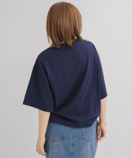 RETRO GIRL（レトロガール）の「箔プリントBIGTEE（Tシャツ/カットソー・レディース・オフホワイト/ブルー/ベージュ・FREE）」の11枚目の写真