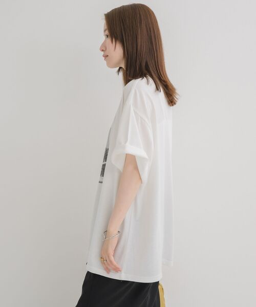 RETRO GIRL（レトロガール）の「箔プリントBIGTEE（Tシャツ/カットソー・レディース・オフホワイト/ブルー/ベージュ・FREE）」の18枚目の写真