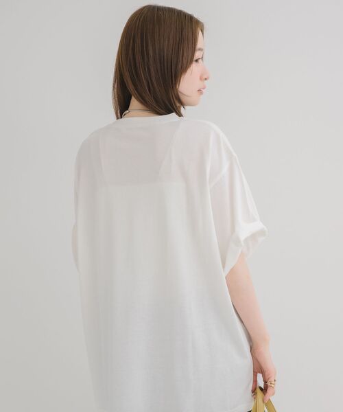 RETRO GIRL（レトロガール）の「箔プリントBIGTEE（Tシャツ/カットソー・レディース・オフホワイト/ブルー/ベージュ・FREE）」の19枚目の写真