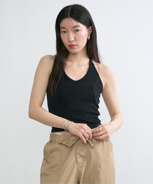 NUJOH(ヌゾ)の「Back Ribbon Halter Top / バックリボンホルタートップ(タンクトップ・レディース・グレー/アイボリー/カーキ/ブラック・FREE)」の1枚目の写真