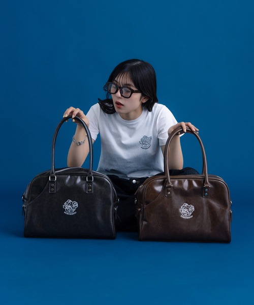 Remember.(リメンバー)の「レザー調2wayボストンバッグ / Synthetic leather 2way Bostonbag(ボストンバッグ・メンズ・ブラウン/ブラック・FREE)」の3枚目の写真