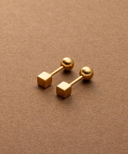 Cream dot.(クリームドット)の「【サージカルステンレス】キューブ×ボールのステンレス製ネジロック式ピアス(ピアス(両耳用)・レディース・ゴールド/シルバー/ブラック・ONE SIZE)」の7枚目の写真