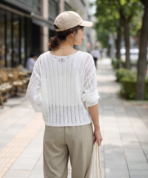 STYLE DELI(スタイルデリ)の「涼しいストライプ編みVネックシアーニット(ニット/セーター・レディース・ブラック/グレイッシュベージュ/ホワイト・FREE)」の7枚目の写真