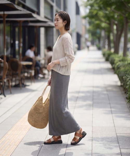 STYLE DELI(スタイルデリ)の「涼しいストライプ編みVネックシアーニット(ニット/セーター・レディース・ブラック/グレイッシュベージュ/ホワイト・FREE)」の9枚目の写真