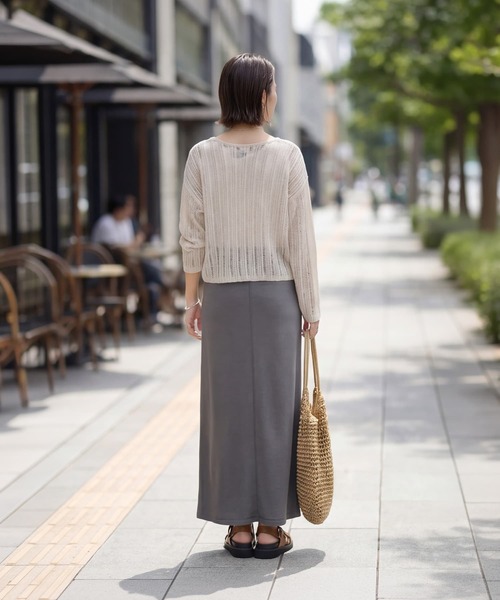 STYLE DELI(スタイルデリ)の「涼しいストライプ編みVネックシアーニット(ニット/セーター・レディース・ブラック/グレイッシュベージュ/ホワイト・FREE)」の10枚目の写真