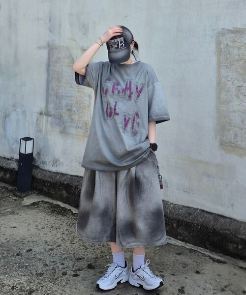 GRAYBLVD(グレイブラバット)の「ボタピグメント半袖Tシャツ (2COLOR)(Tシャツ/カットソー・レディース・チャコール/ライトベージュ・MEDIUM/LARGE/X-LARGE)」の8枚目の写真