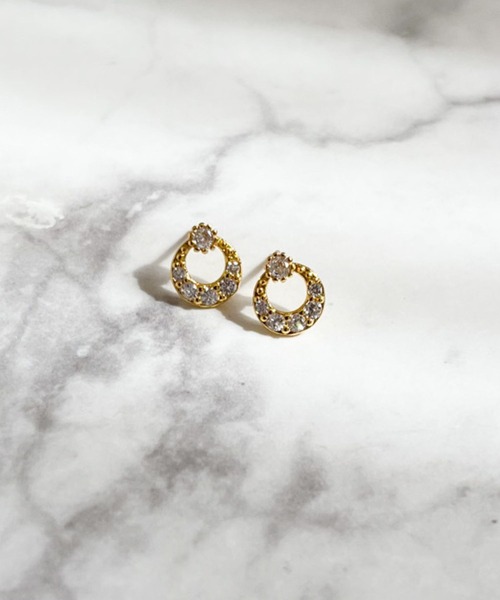 yu-ka(ユーカ)の「YU-KA:クラシックデザインミニピアス Classic design mini earrings(ピアス(両耳用)・レディース・ゴールド・FREE)」の3枚目の写真
