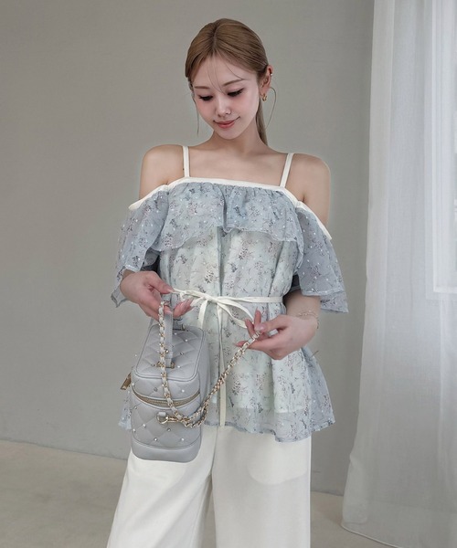 ROYAL PARTY（ロイヤルパーティー）の「小花柄オフショル配色ブラウス（シャツ/ブラウス・レディース・オフホワイト/ブルー/ブラック・FREE）」の13枚目の写真