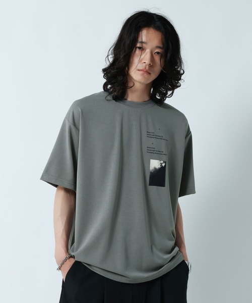 RAGEBLUE（レイジブルー）の「【LUXURY+EASY】DRAPE CREW NECK PHOTO PRINT T-SHIRT/ラグイージーフォトプリントTシャツ（Tシャツ/カットソー・メンズ・グレー/ライトブルー/ホワイト/ブラック・SMALL/MEDIUM/LARGE）」の3枚目の写真