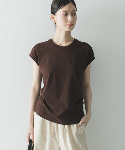 URBAN RESEARCH（アーバンリサーチ）の「サイドギャザーカットソー（Tシャツ/カットソー・レディース・ブラウン/オフホワイト/ブラック・FREE）」の18枚目の写真