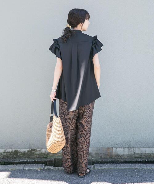 ITEMS URBANRESEARCH（アイテムズ アーバンリサーチ）の「ソデフリルノーカラーブラウス（シャツ/ブラウス・レディース・ブルー系その他/ブラック系その他/ブラック・FREE）」の19枚目の写真