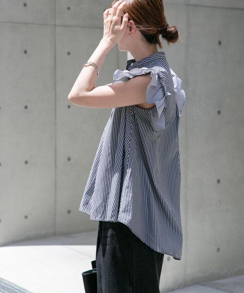 ITEMS URBANRESEARCH(アイテムズ アーバンリサーチ)の「ソデフリルノーカラーブラウス(シャツ/ブラウス・レディース・ブルー系その他/ブラック系その他/ブラック・FREE)」の10枚目の写真