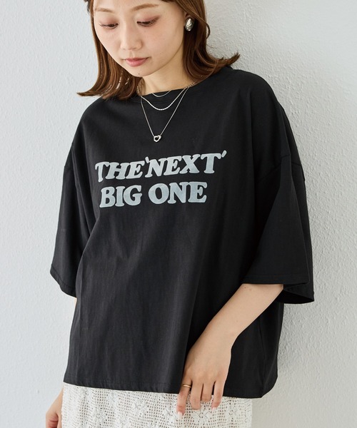 LAVEANGE(ラビアンジェ)の「フロッキーロゴTシャツ|綿100%/オーバーサイズ/体型カバー/5分袖(Tシャツ/カットソー・レディース・ブラック/サックスブルー・5L/4L/3L/LL/M)」の17枚目の写真