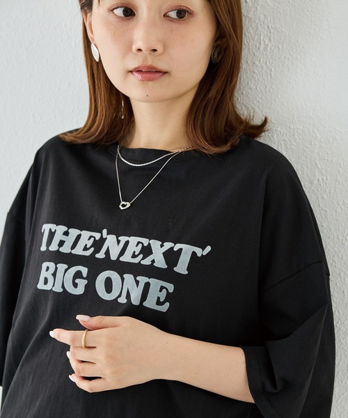 LAVEANGE(ラビアンジェ)の「フロッキーロゴTシャツ|綿100%/オーバーサイズ/体型カバー/5分袖(Tシャツ/カットソー・レディース・ブラック/サックスブルー・5L/4L/3L/LL/M)」の19枚目の写真