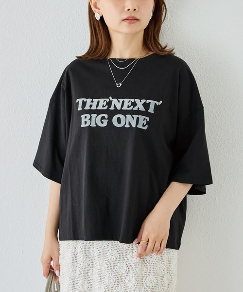 LAVEANGE(ラビアンジェ)の「フロッキーロゴTシャツ|綿100%/オーバーサイズ/体型カバー/5分袖(Tシャツ/カットソー・レディース・ブラック/サックスブルー・5L/4L/3L/LL/M)」の20枚目の写真