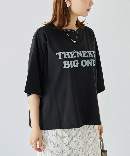 LAVEANGE(ラビアンジェ)の「フロッキーロゴTシャツ|綿100%/オーバーサイズ/体型カバー/5分袖(Tシャツ/カットソー・レディース・ブラック/サックスブルー・5L/4L/3L/LL/M)」の21枚目の写真