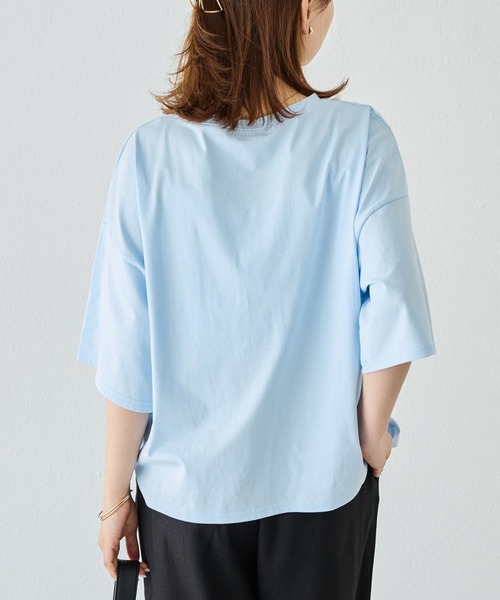 LAVEANGE(ラビアンジェ)の「フロッキーロゴTシャツ|綿100%/オーバーサイズ/体型カバー/5分袖(Tシャツ/カットソー・レディース・ブラック/サックスブルー・5L/4L/3L/LL/M)」の9枚目の写真