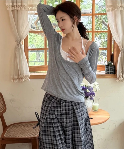 AsheKsha(アシクシャ)の「フェイク二重キャミソールVネックトップス(Tシャツ/カットソー・レディース・グレー・M)」の12枚目の写真
